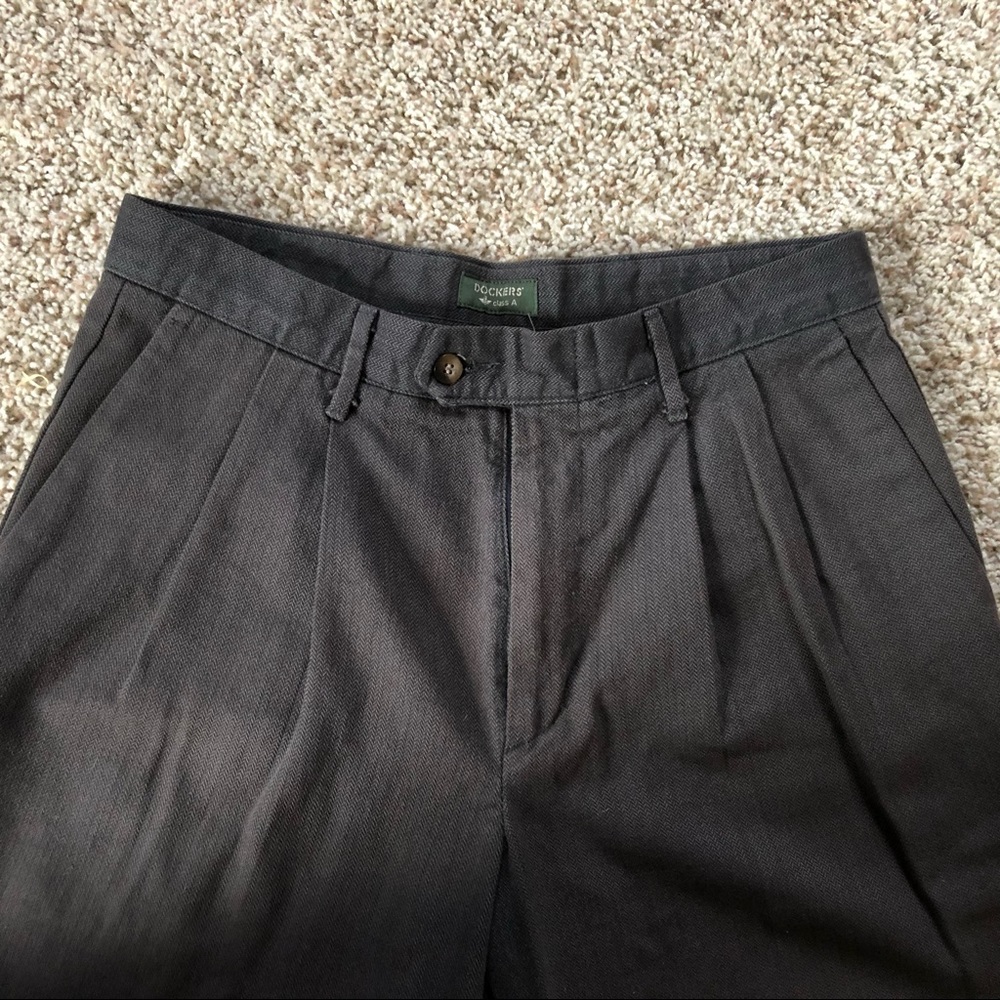 Dockers Men’s Dark Gray Pleated-Cuffed Class A Dress Pants Khakis Size 32x32 - Picture 2 of 9